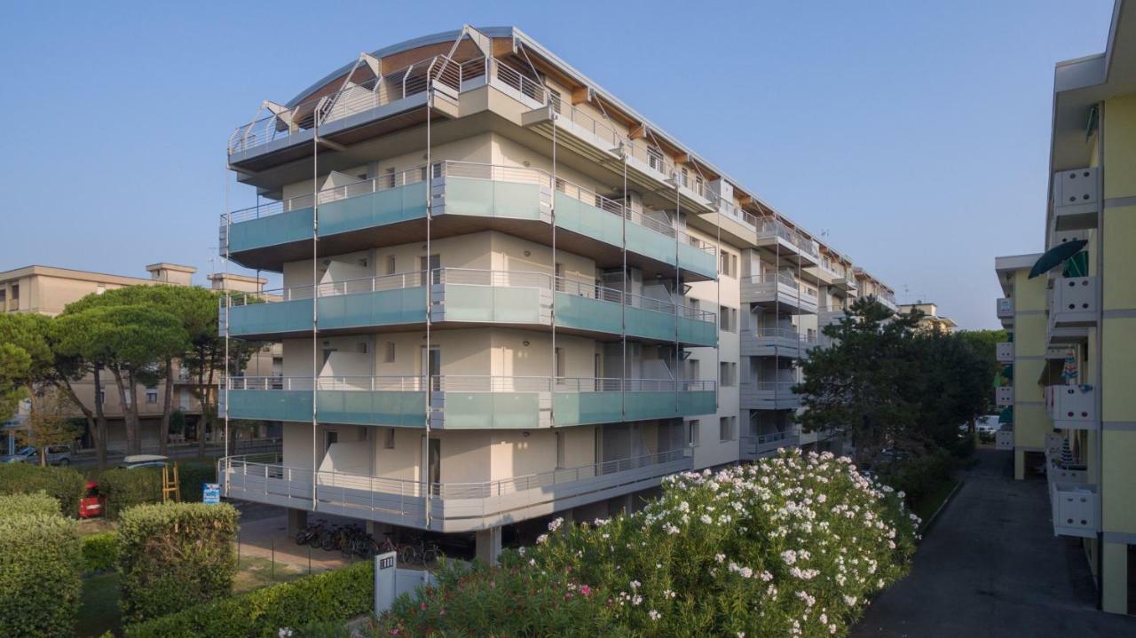 Residence Vivaldi Bibione Esterno foto